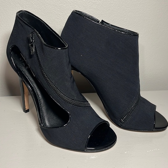 Saks Fifth Avenue | Shoes | Saks Fifth Avenue Heels | Poshmark